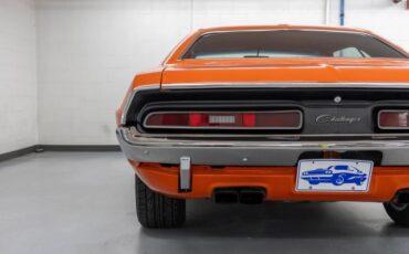 Dodge-Challenger-1971-Coupe-39