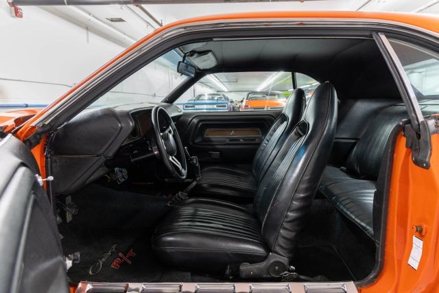 Dodge-Challenger-1971-Coupe-5