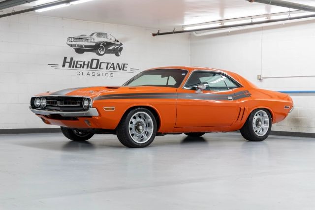 Dodge-Challenger-1971-Coupe-8