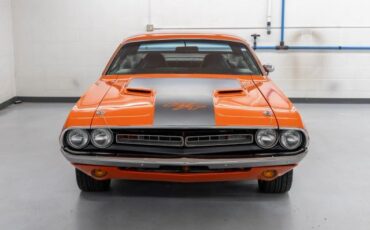 Dodge-Challenger-1971-Coupe-9