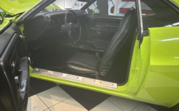 Dodge-Challenger-1972-18