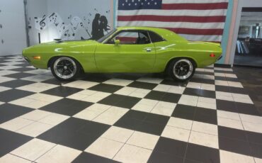 Dodge-Challenger-1972-2