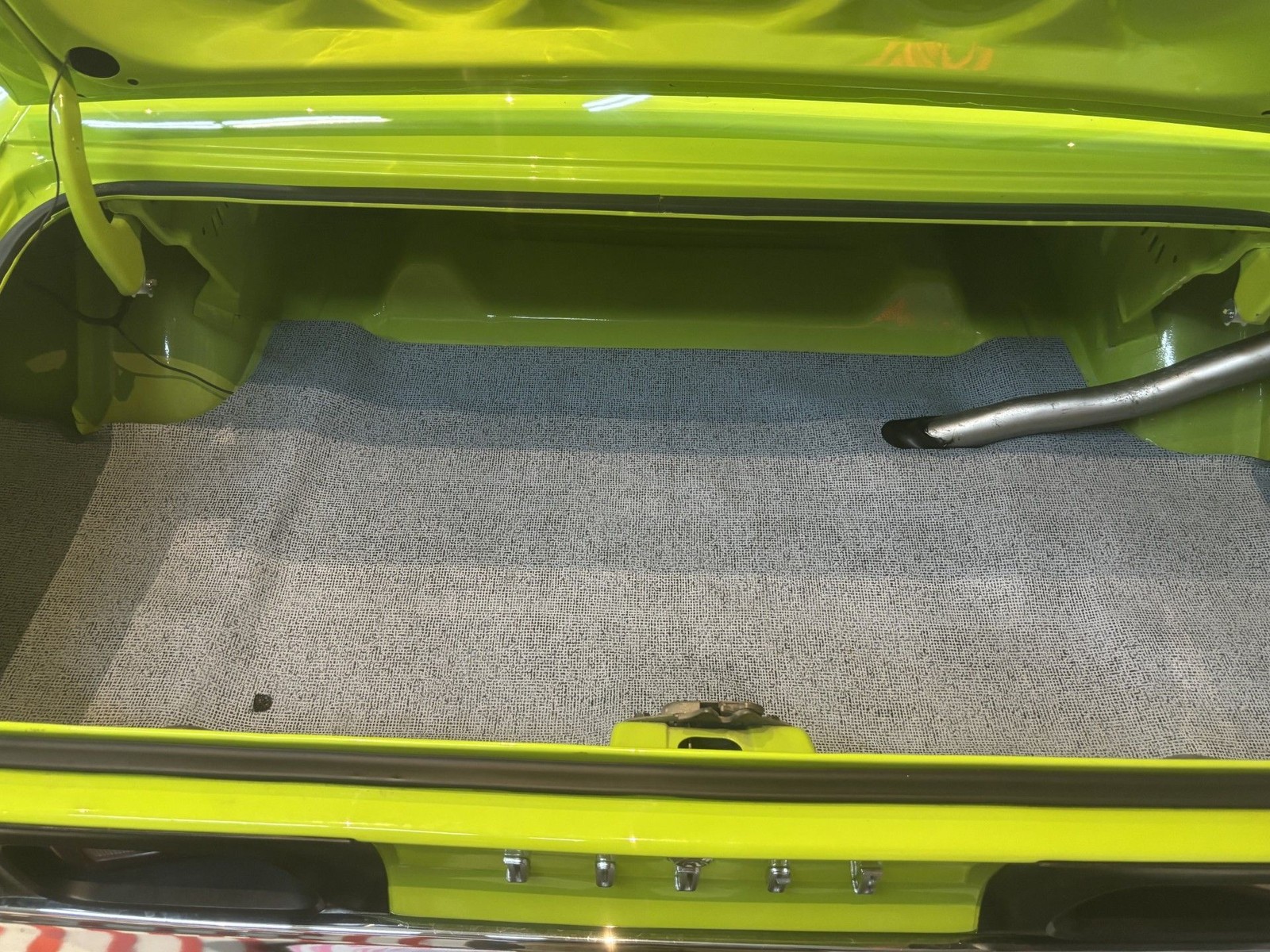 Dodge-Challenger-1972-21