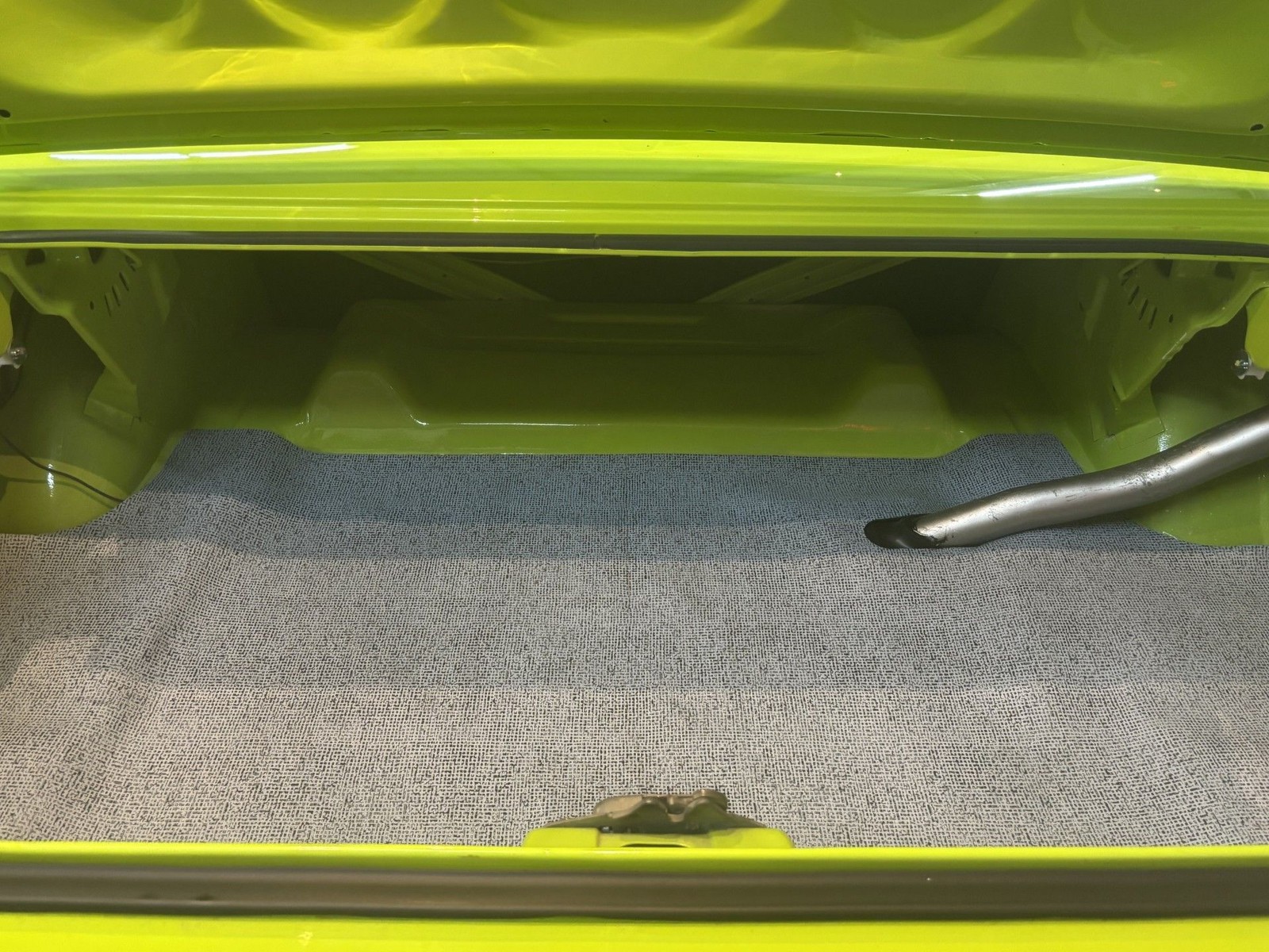 Dodge-Challenger-1972-24