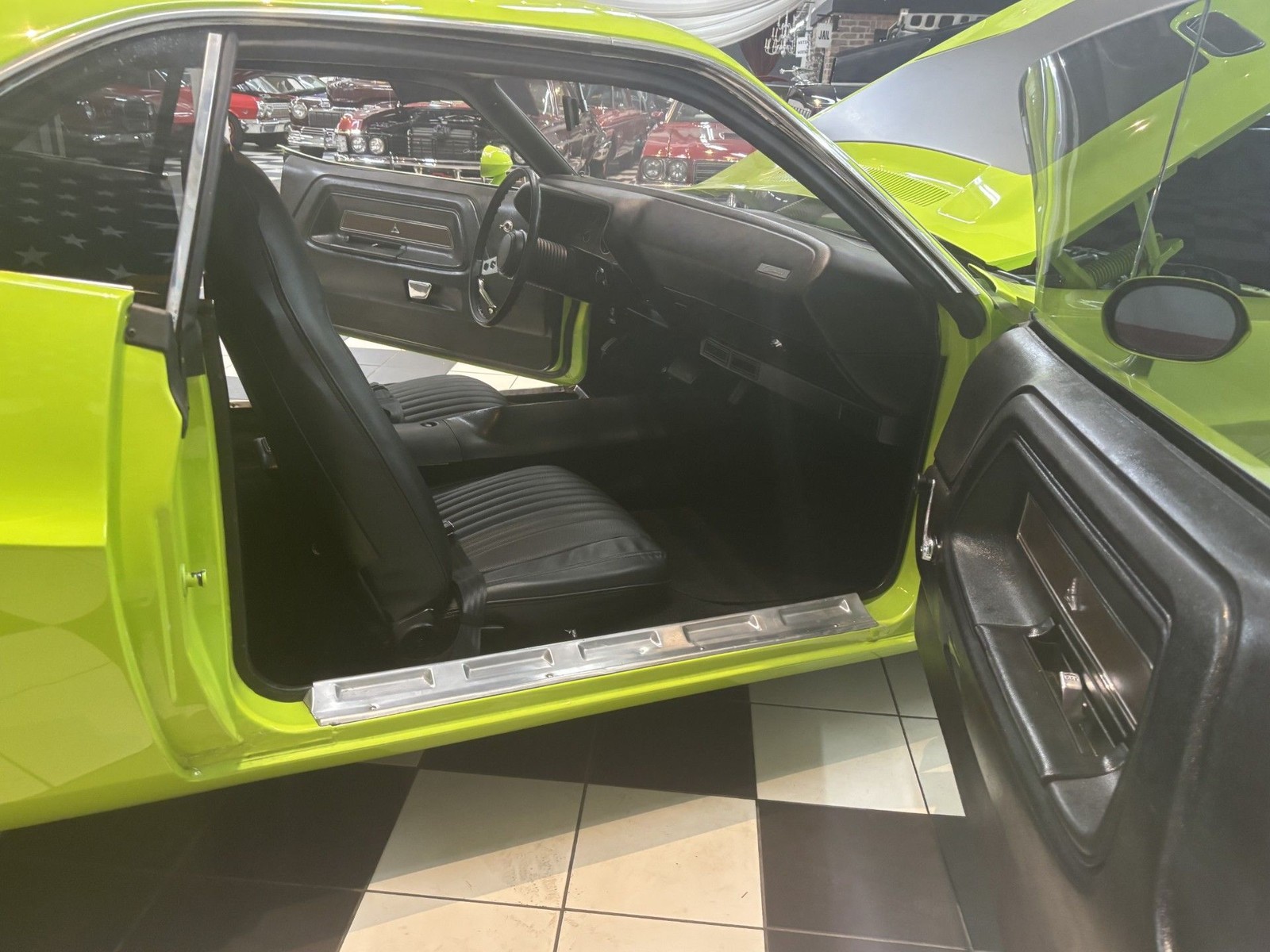 Dodge-Challenger-1972-26