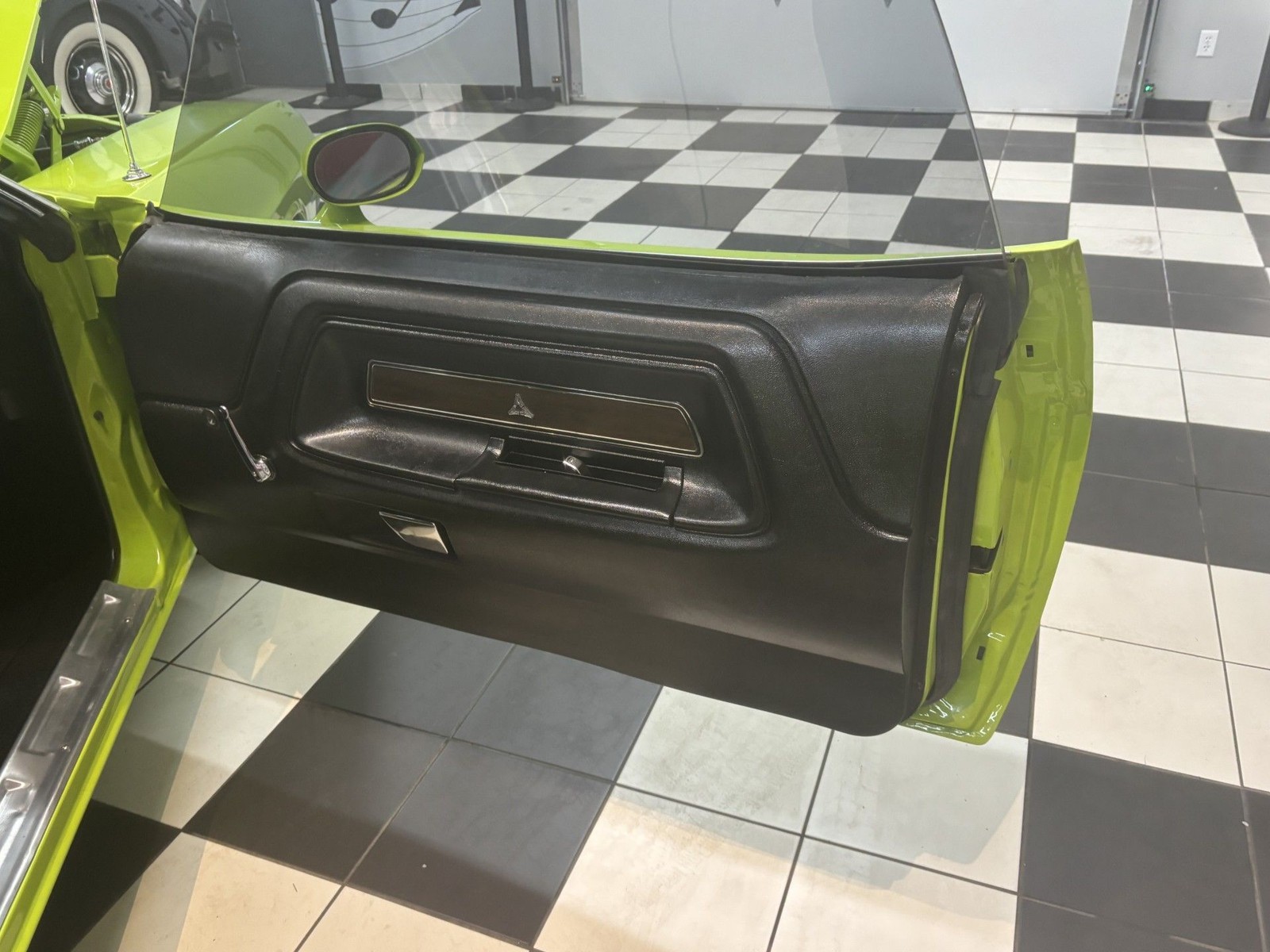 Dodge-Challenger-1972-27