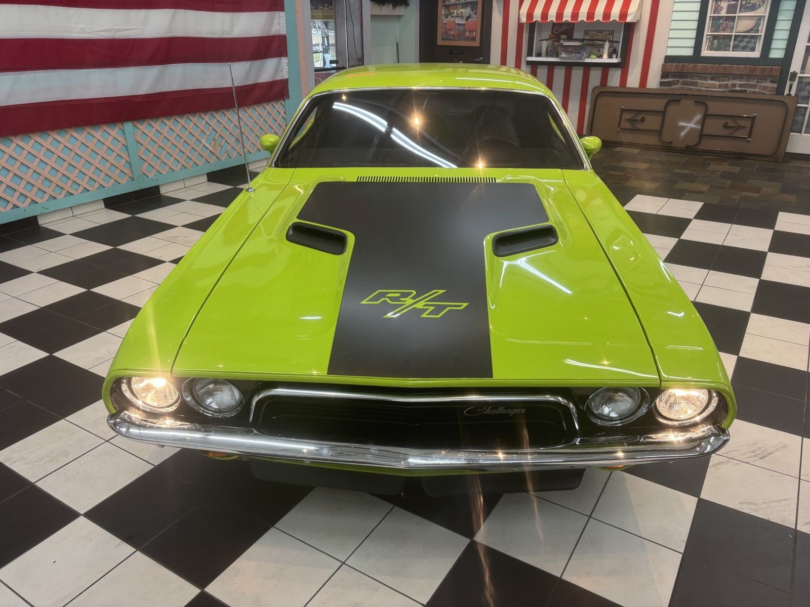 Dodge-Challenger-1972-3