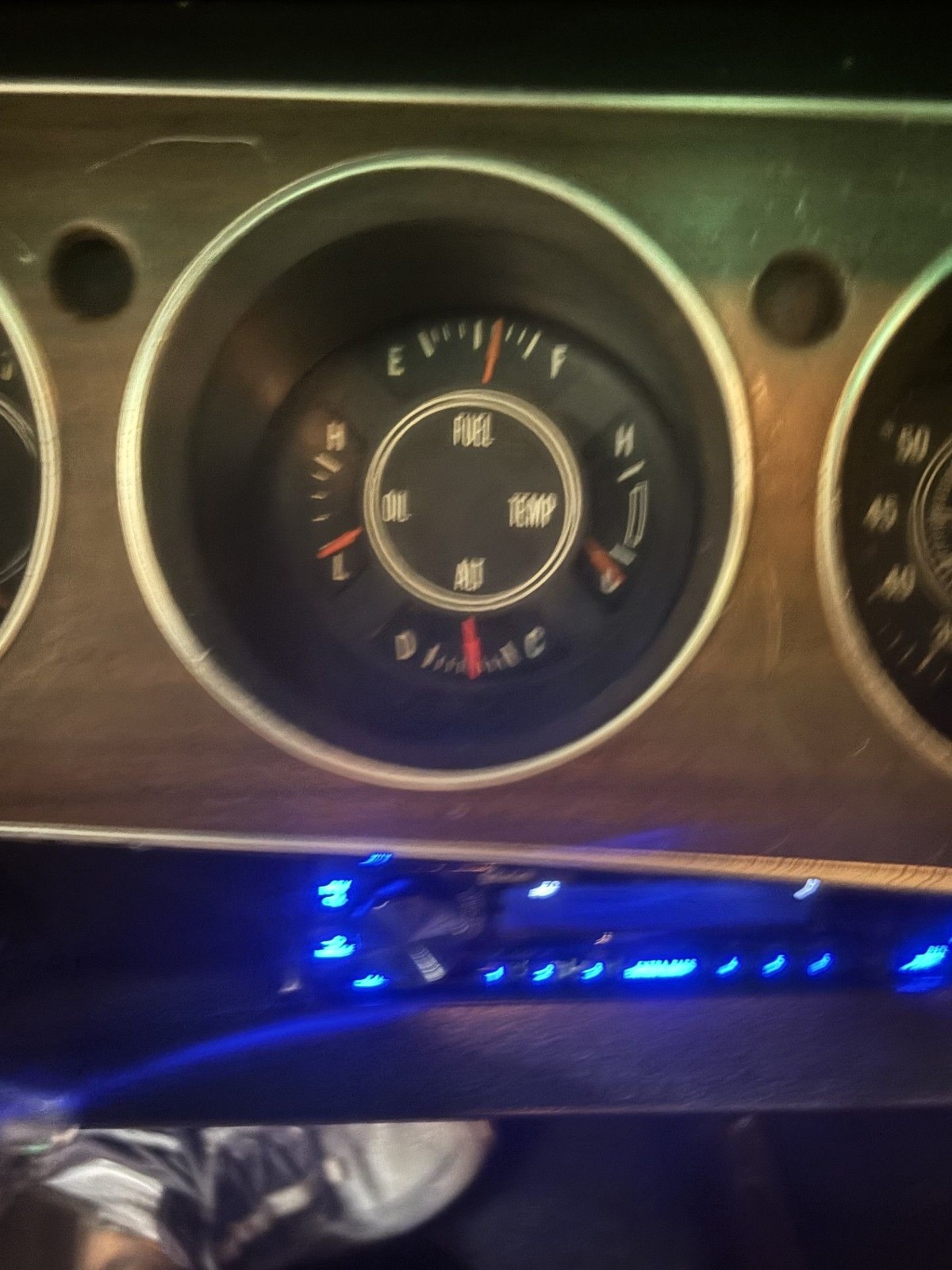 Dodge-Challenger-1972-32