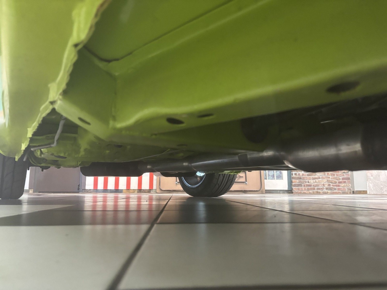 Dodge-Challenger-1972-37