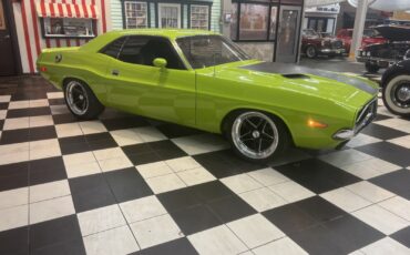 Dodge-Challenger-1972-4