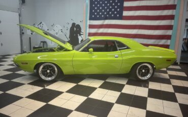 Dodge-Challenger-1972-9