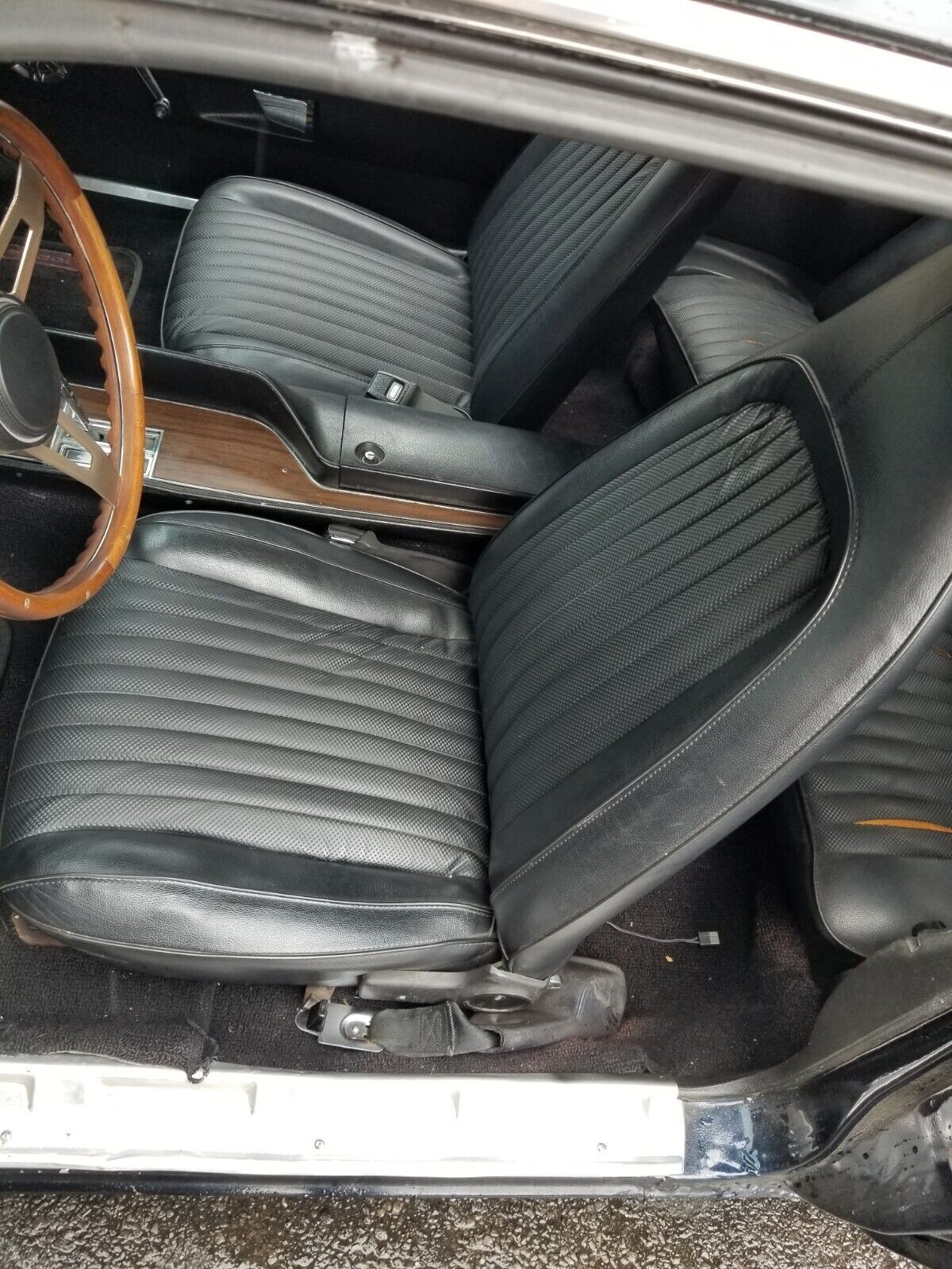 Dodge-Challenger-1973-3