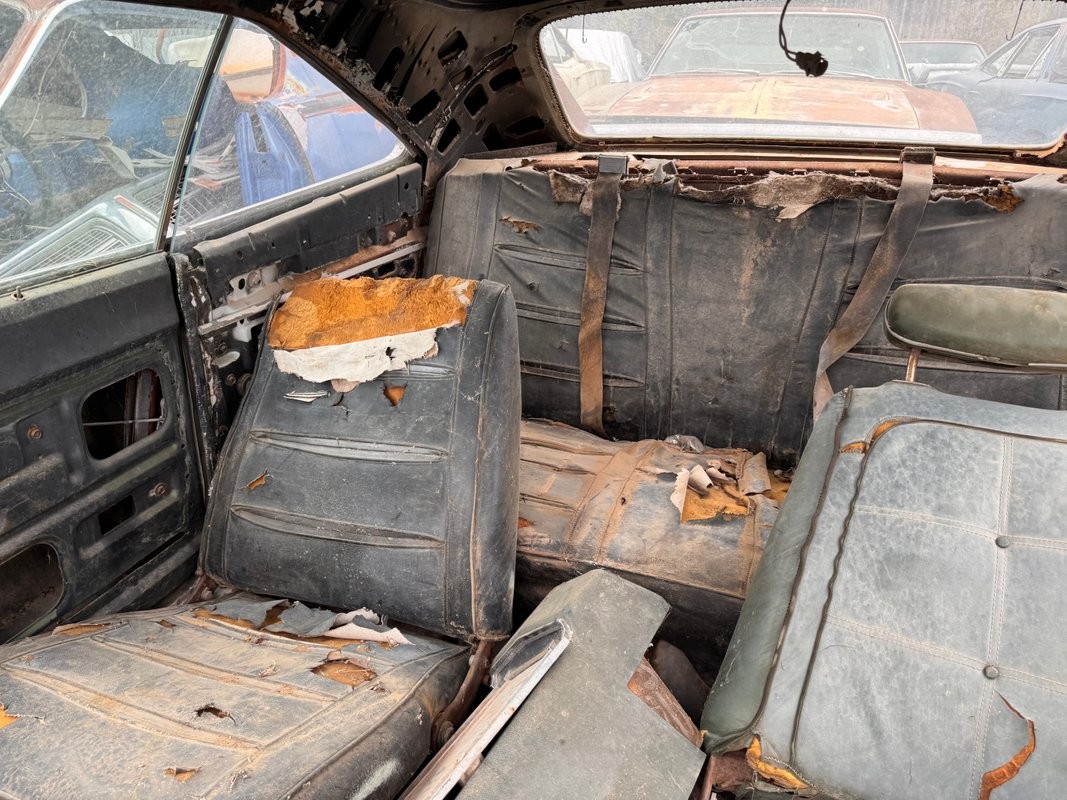 Dodge-Charger-1968-13