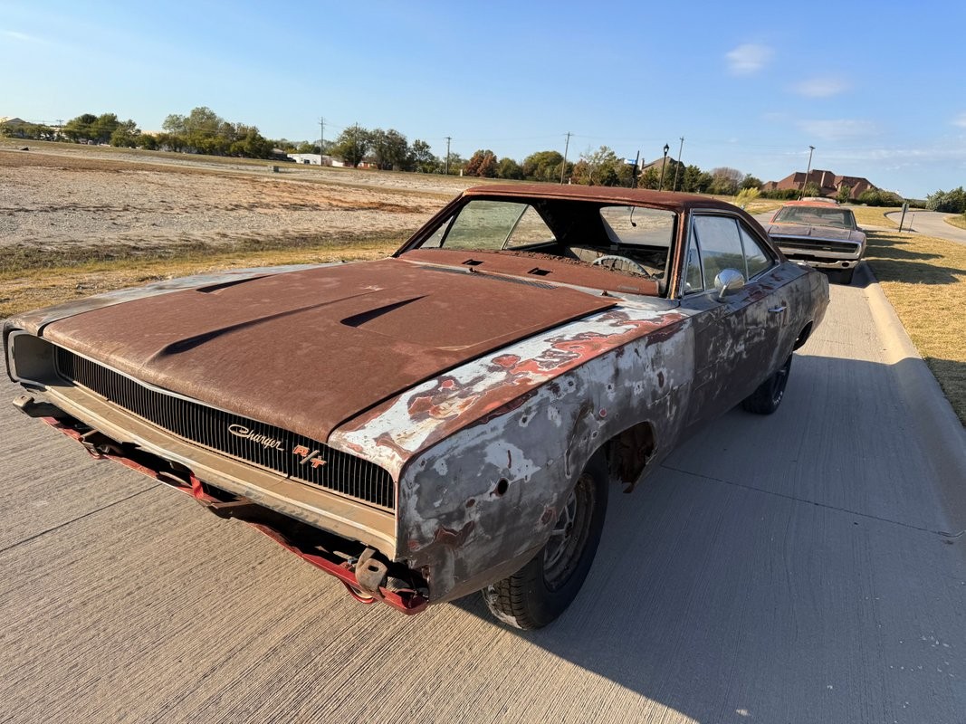 Dodge-Charger-1968-2