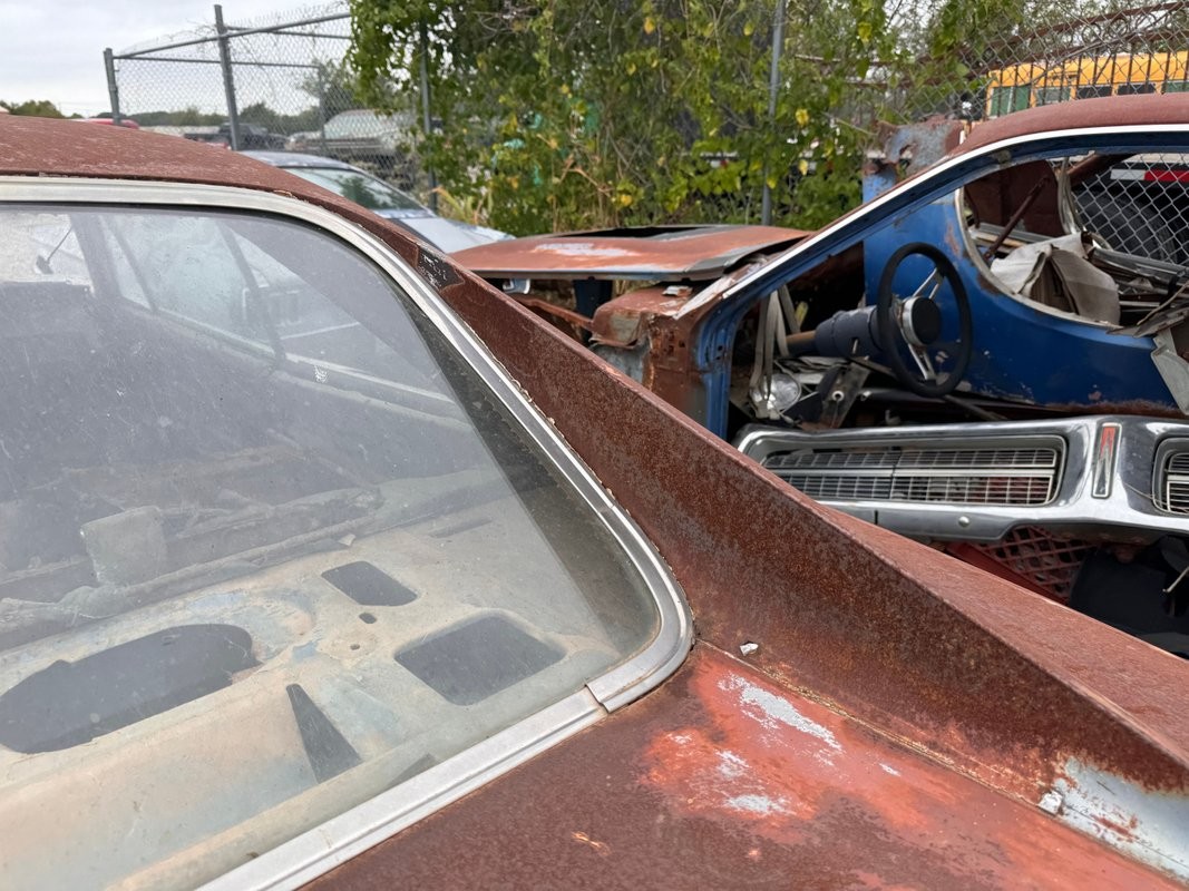 Dodge-Charger-1968-28