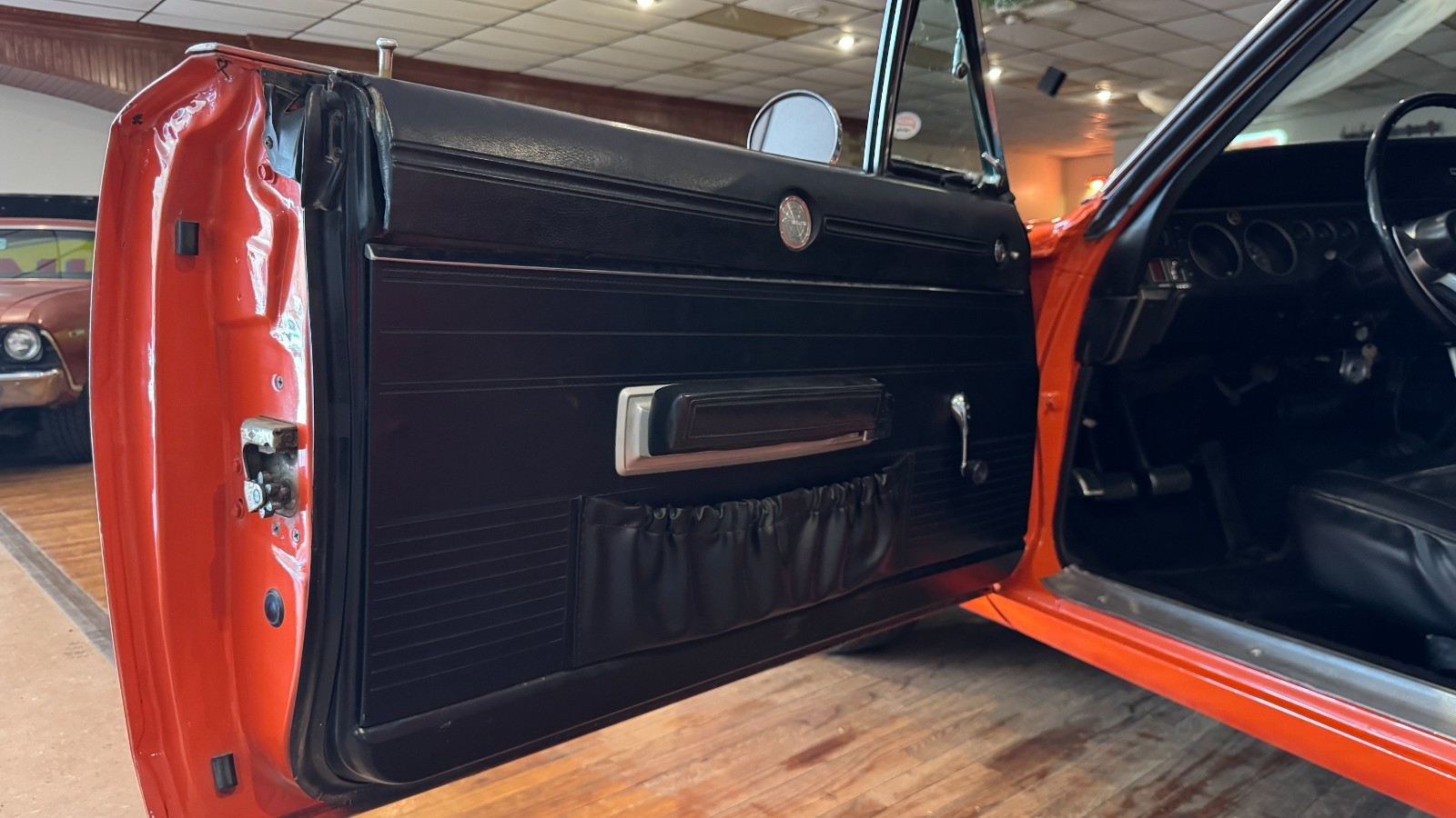 Dodge-Charger-1968-Coupe-17