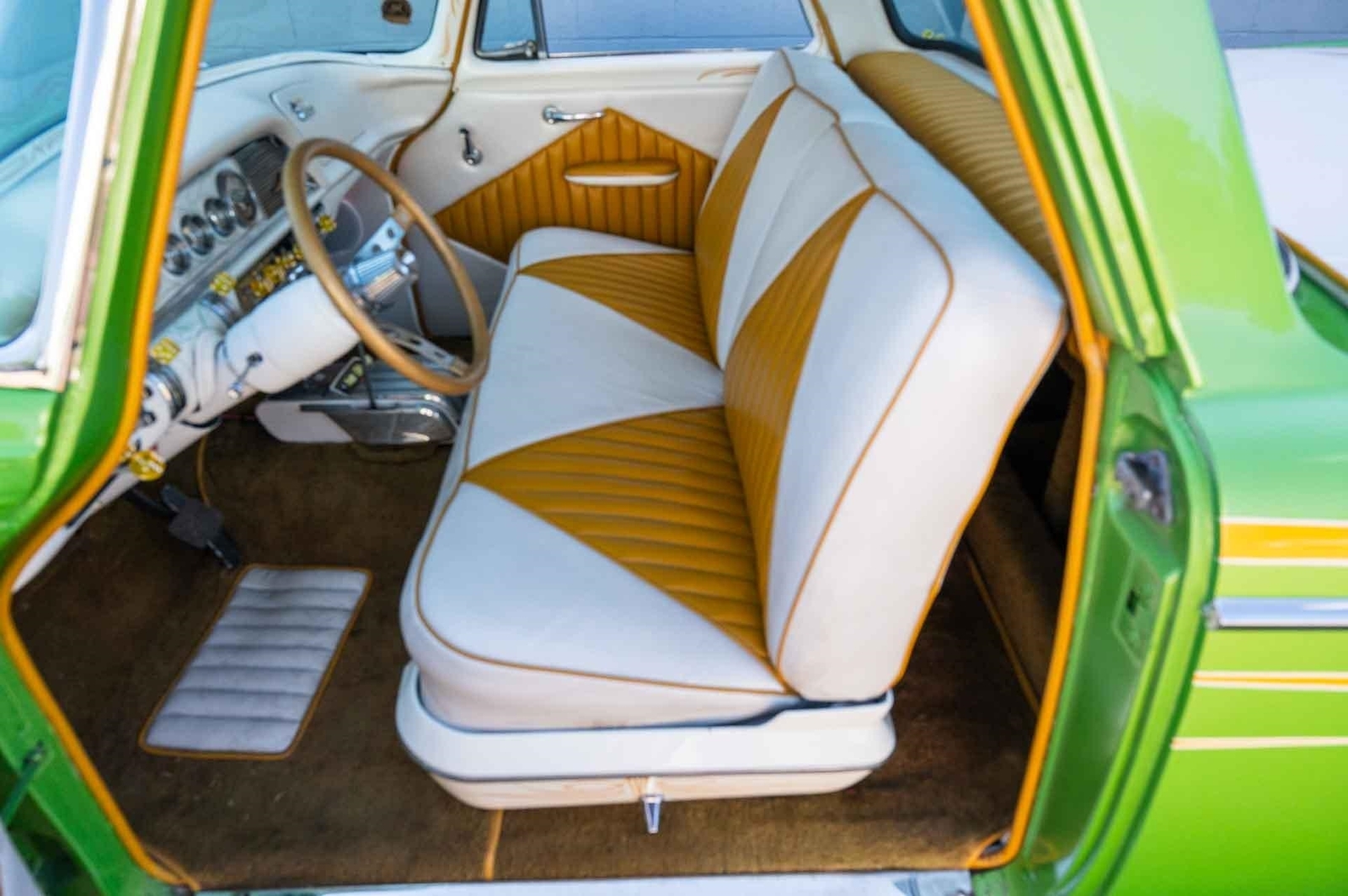 Dodge-Custom-1956-2-Door-13