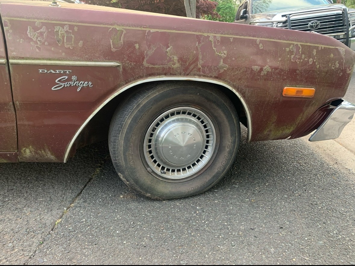 Dodge-Dart-1975-Sedan-1