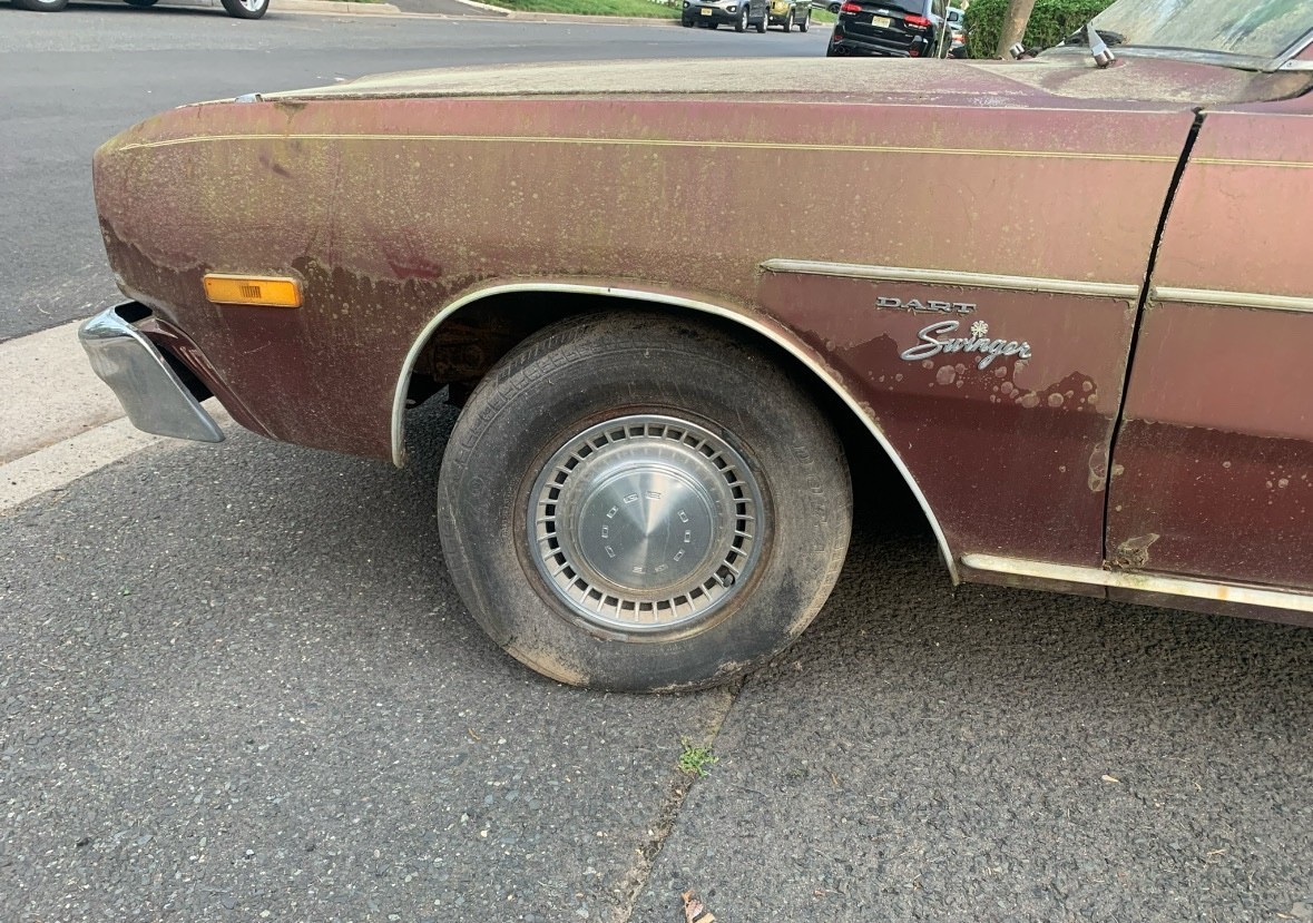 Dodge-Dart-1975-Sedan