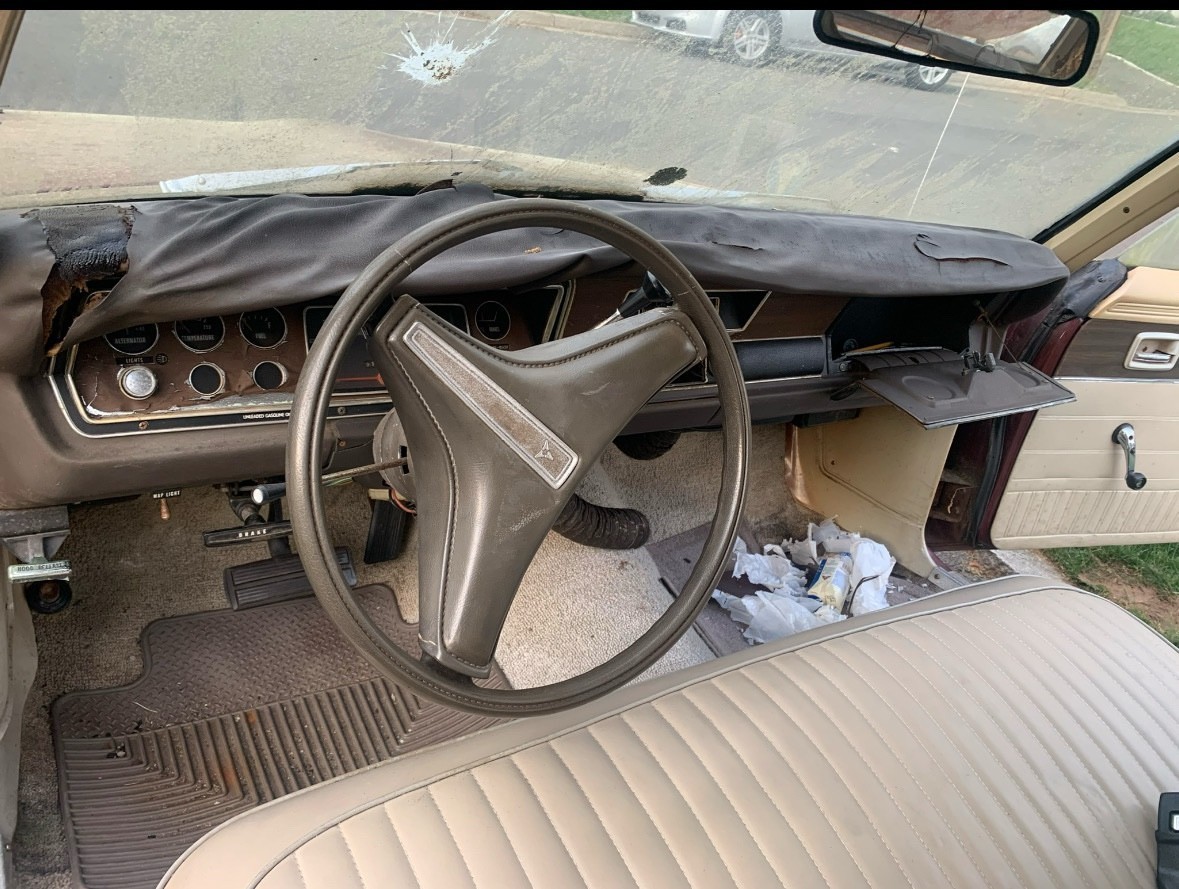 Dodge-Dart-1975-Sedan-8