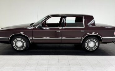Dodge-Dynasty-1993-Black-Cherry-Red-1