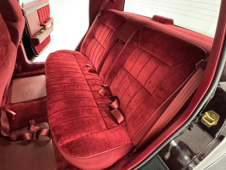 Dodge-Dynasty-1993-Black-Cherry-Red-12