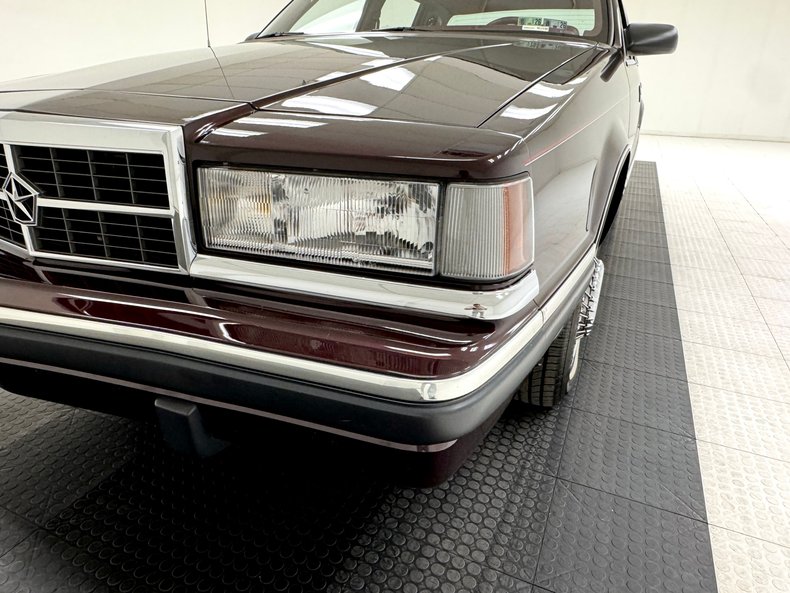 Dodge-Dynasty-1993-Black-Cherry-Red-14