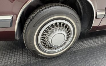 Dodge-Dynasty-1993-Black-Cherry-Red-15