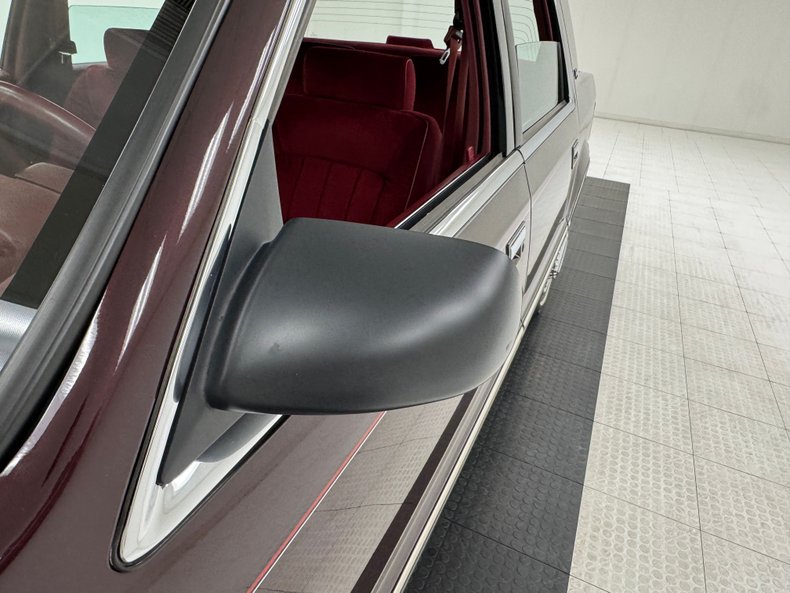 Dodge-Dynasty-1993-Black-Cherry-Red-18