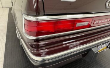 Dodge-Dynasty-1993-Black-Cherry-Red-23