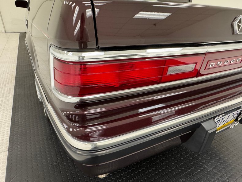 Dodge-Dynasty-1993-Black-Cherry-Red-23