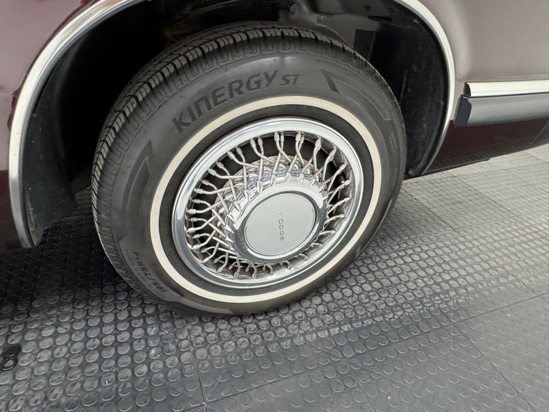 Dodge-Dynasty-1993-Black-Cherry-Red-27