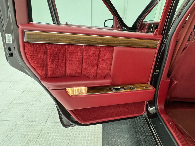 Dodge-Dynasty-1993-Black-Cherry-Red-39