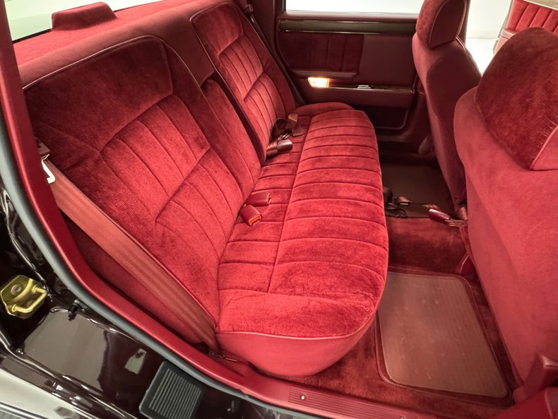 Dodge-Dynasty-1993-Black-Cherry-Red-47