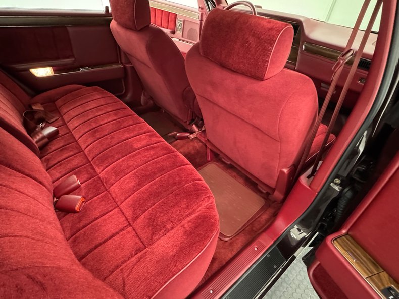 Dodge-Dynasty-1993-Black-Cherry-Red-48