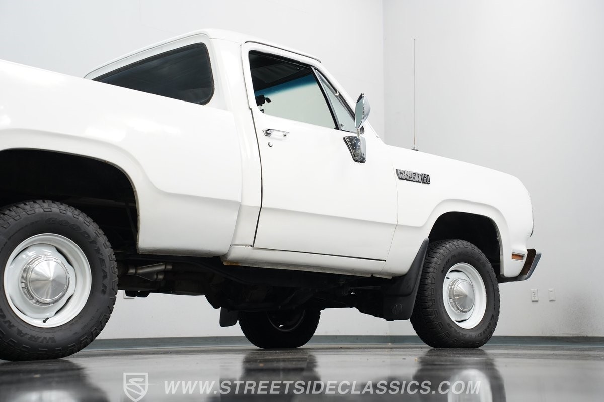Dodge-Other-Pickups-1979-Pickup-Truck-27