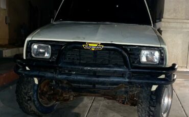 Dodge-Other-Pickups-1982-Standard-Cab-Pickup-4