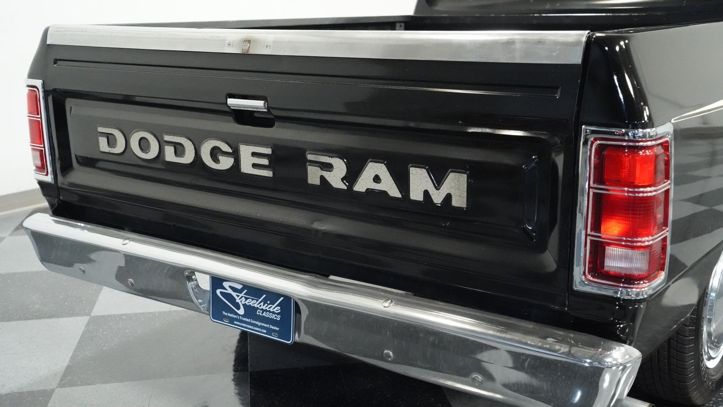 Dodge-Other-Pickups-1983-Pickup-Truck-23