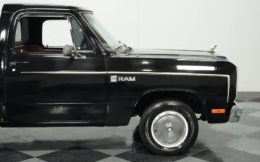 Dodge-Other-Pickups-1983-Pickup-Truck-27
