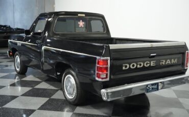 Dodge-Other-Pickups-1983-Pickup-Truck-8