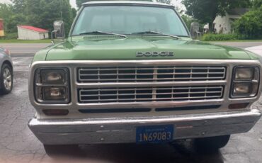 Dodge-Power-Wagon-1979-Standard-Cab-Pickup-2