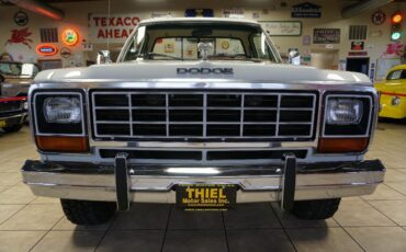 Dodge-Power-Wagon-1985-Standard-Cab-Pickup-11