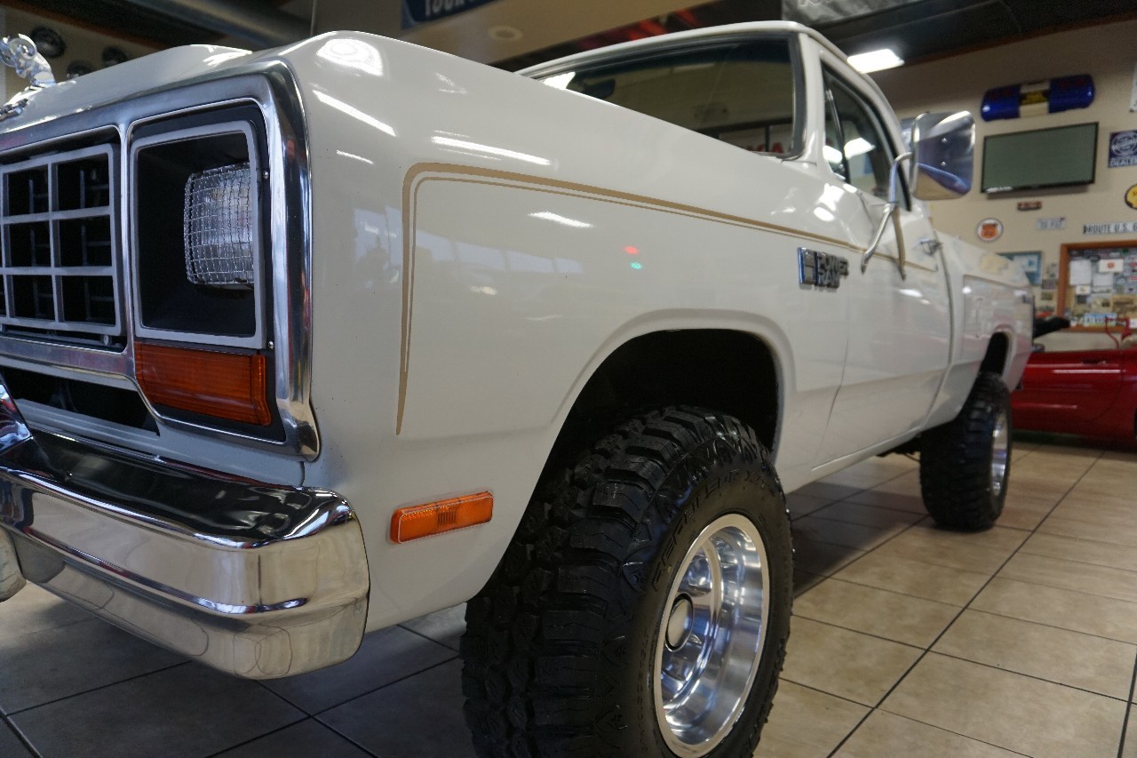 Dodge-Power-Wagon-1985-Standard-Cab-Pickup-14