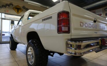 Dodge-Power-Wagon-1985-Standard-Cab-Pickup-15