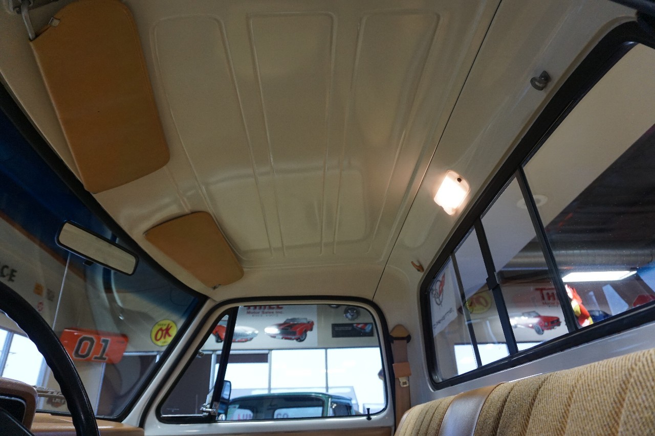 Dodge-Power-Wagon-1985-Standard-Cab-Pickup-21