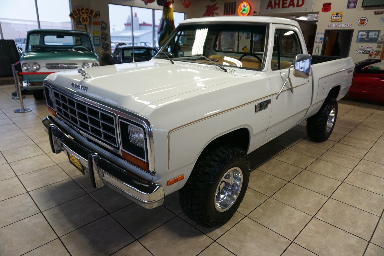 Dodge-Power-Wagon-1985-Standard-Cab-Pickup-34