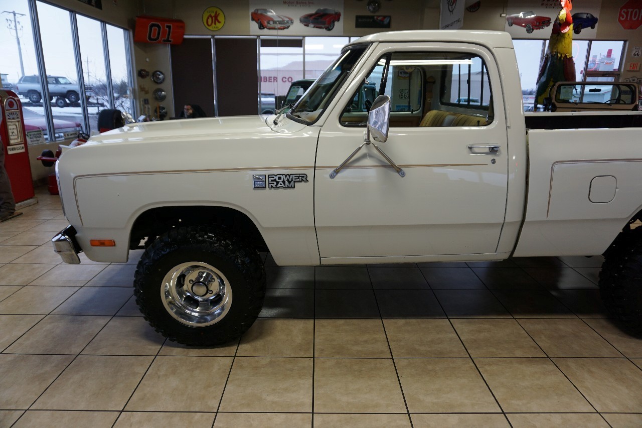 Dodge-Power-Wagon-1985-Standard-Cab-Pickup-35