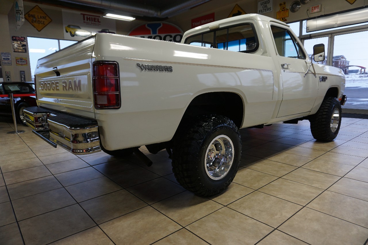Dodge-Power-Wagon-1985-Standard-Cab-Pickup-8
