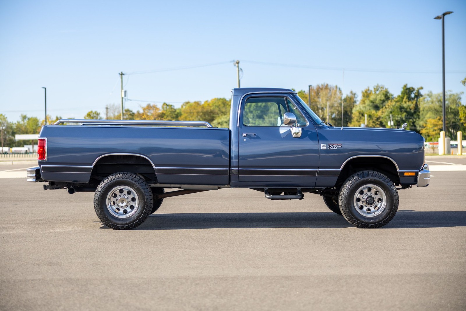 Dodge-Ram-1500-1989-Pickup-Truck-17