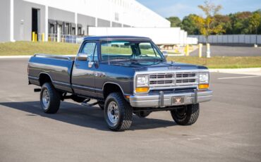 Dodge-Ram-1500-1989-Pickup-Truck-4